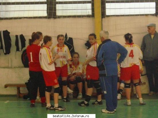 WhITe FLag iN thE Front of SPORT - in poza de mai jos sunt si eu pe acolo ...:)) cu - have some fun...