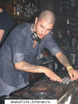 dj funky
s-a nascut pe 20 august 1977 in pasionat al muzicii,a inceput prin 2000 nu prin a fi